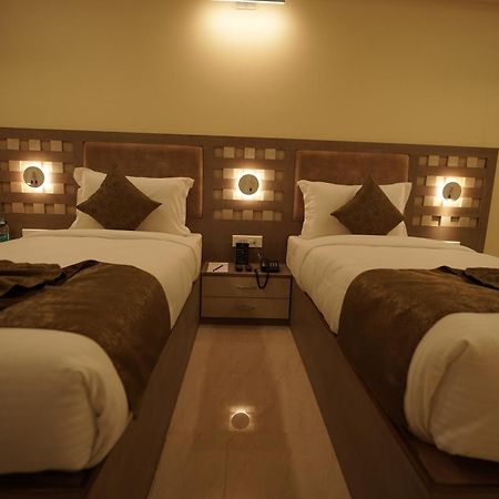 Hotel Bigwig Jabalpur Esterno foto
