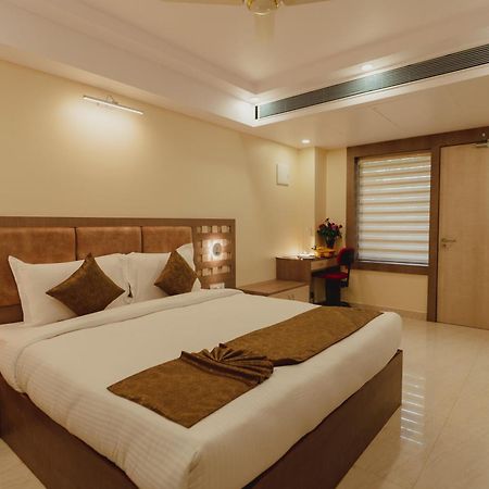 Hotel Bigwig Jabalpur Esterno foto