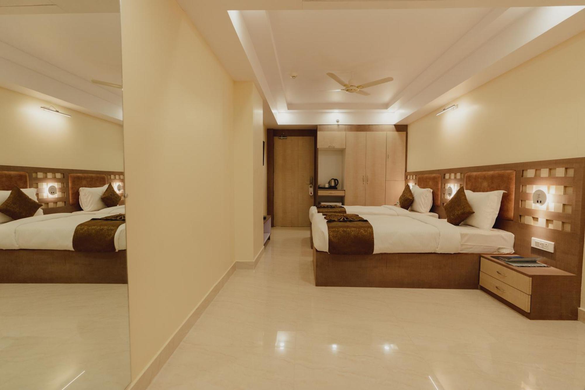 Hotel Bigwig Jabalpur Esterno foto